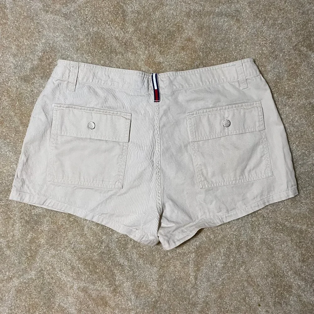 Tommy Hilfiger Khaki Shorts 11 - Picture 2 of 9